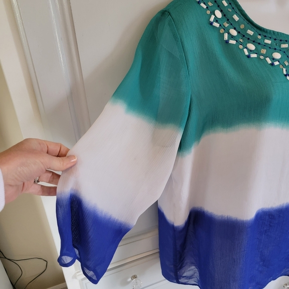 Alfred Dunner Colorblock Blouse Embellished Beaded Neck Blue Green White Size 14 - Picture 4 of 10